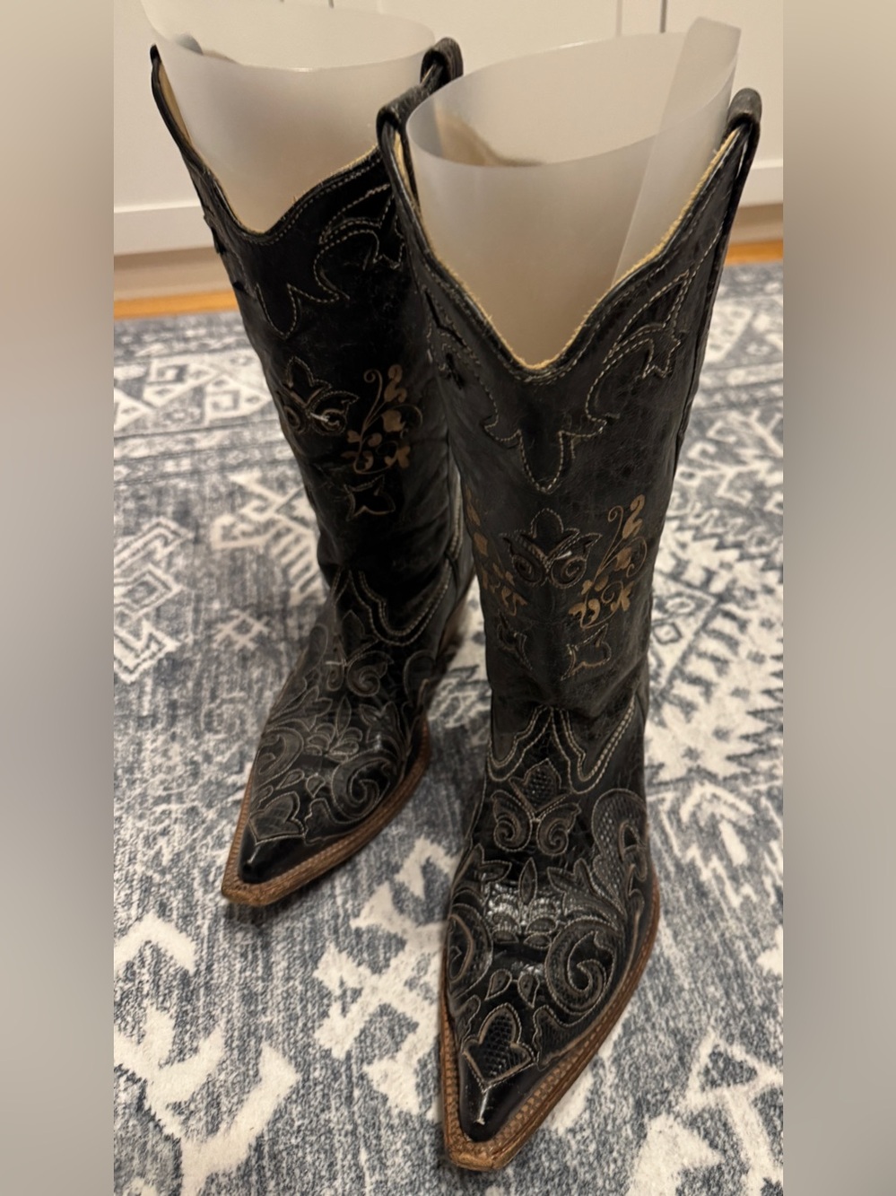 CORRAL Black Leather Boots Size: 8.5 Like New